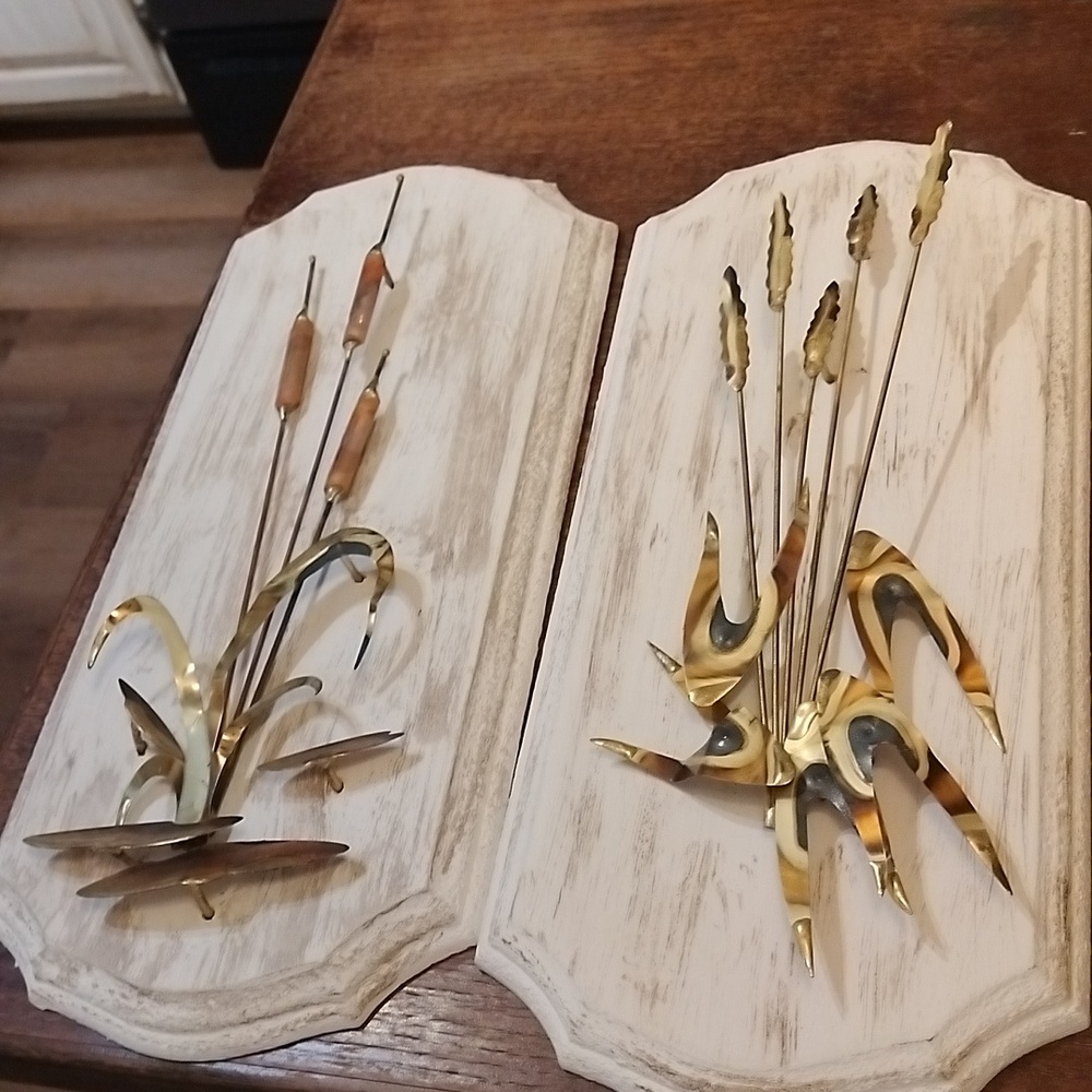 Vintage 1970's cattail and wheat wall plaques 429GW10